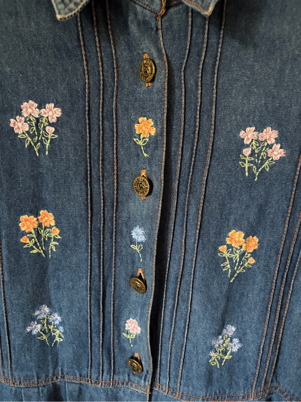 Vintage 90s Denim Button-Front Midi Dress with Floral Embroidery - Picture 6 of 9
